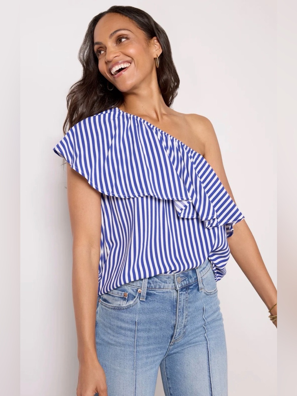 Evereve Hudson One-Shoulder Top – Navy & White Stripe